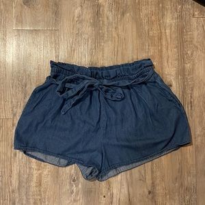 Stretchy shorts that look like Jean shorts but comfy!!